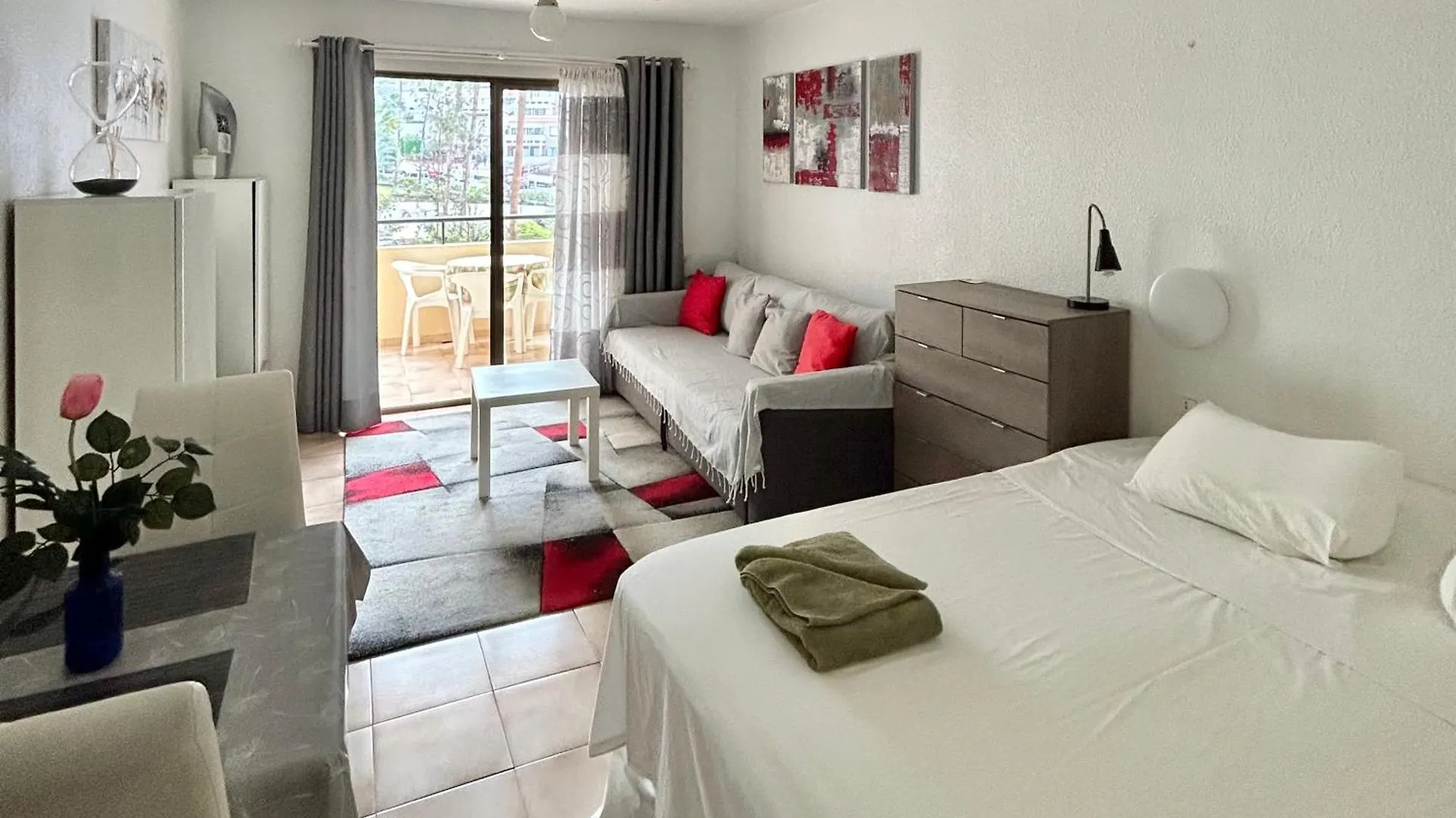 Studio In Castle Harbour With Pool View C020 Los Cristianos